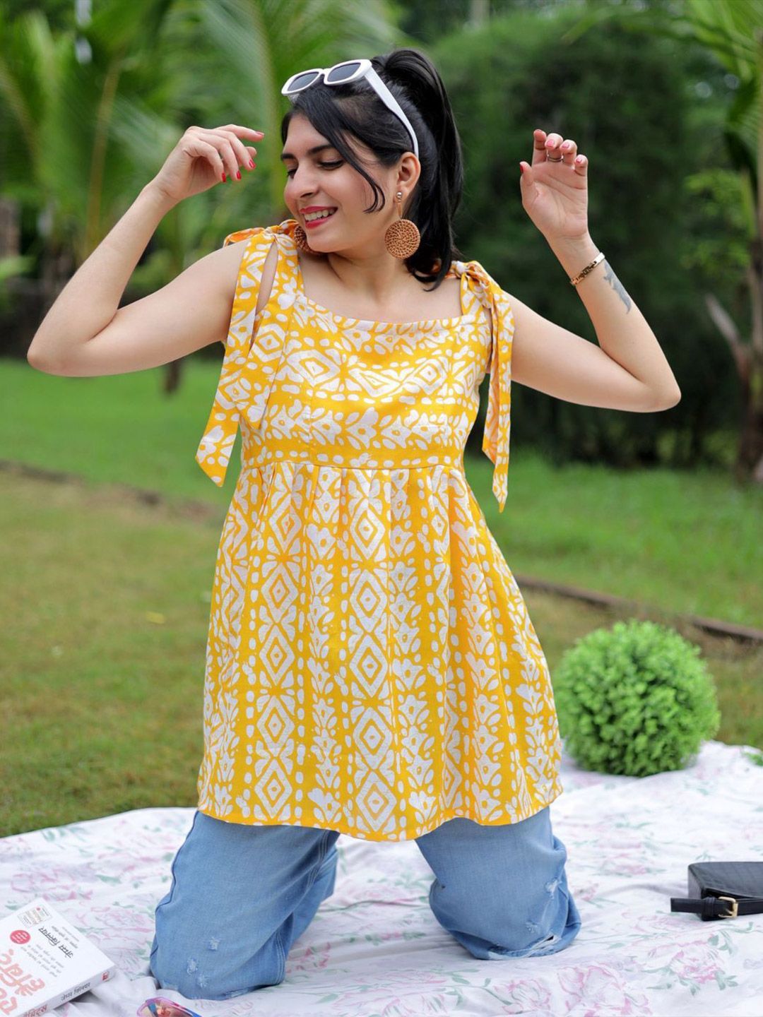 KALINI Ethnic Motifs Printed Square Neck Kurti