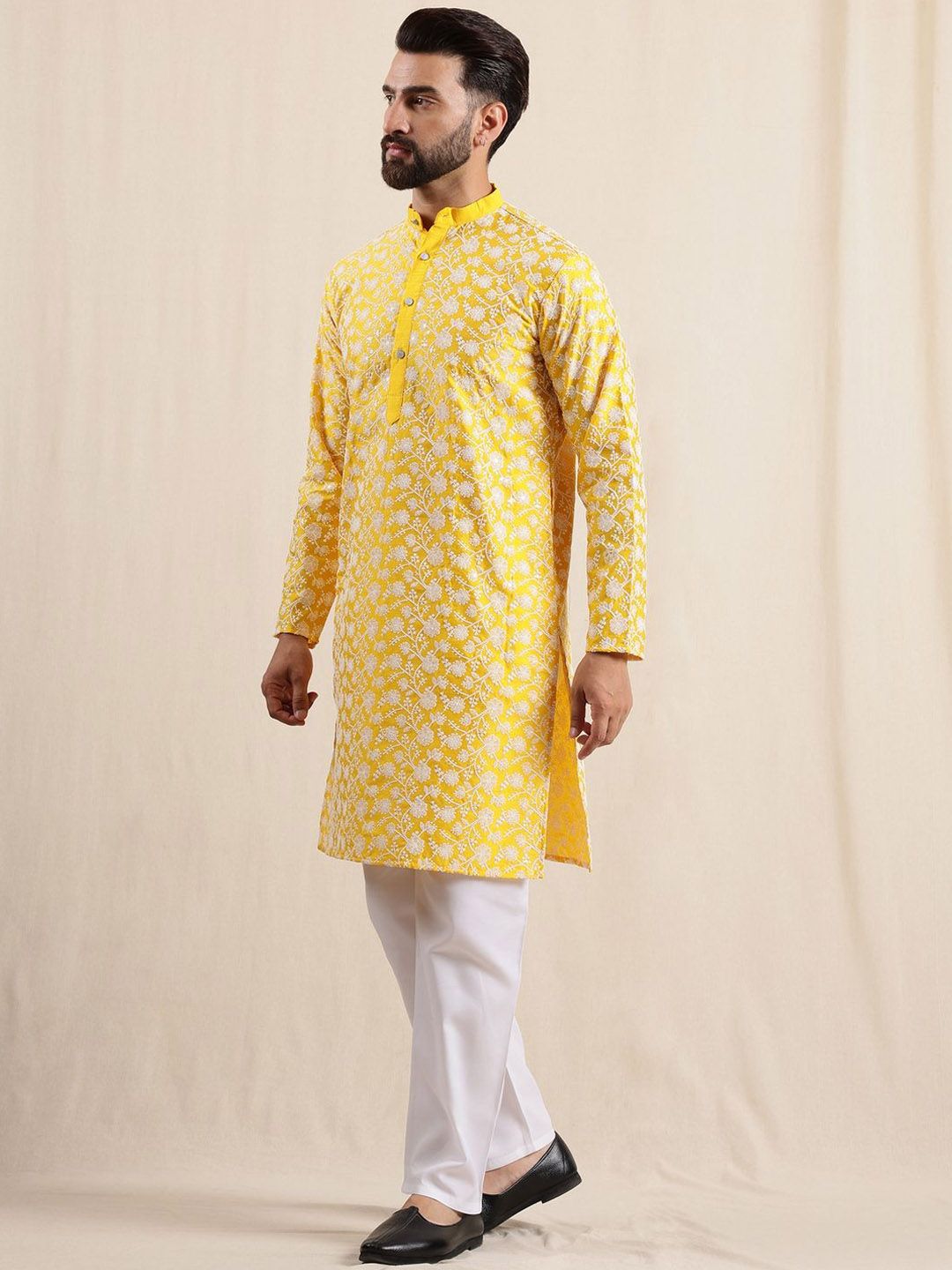 Anouk Men Floral Embroidered Kurta with Pyjama & Nehru jacket