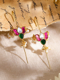 Rubans 22K Ruby berlapis emas, zamrud, kundan studded & mutiara manik berbentuk telinga berbentuk teratai