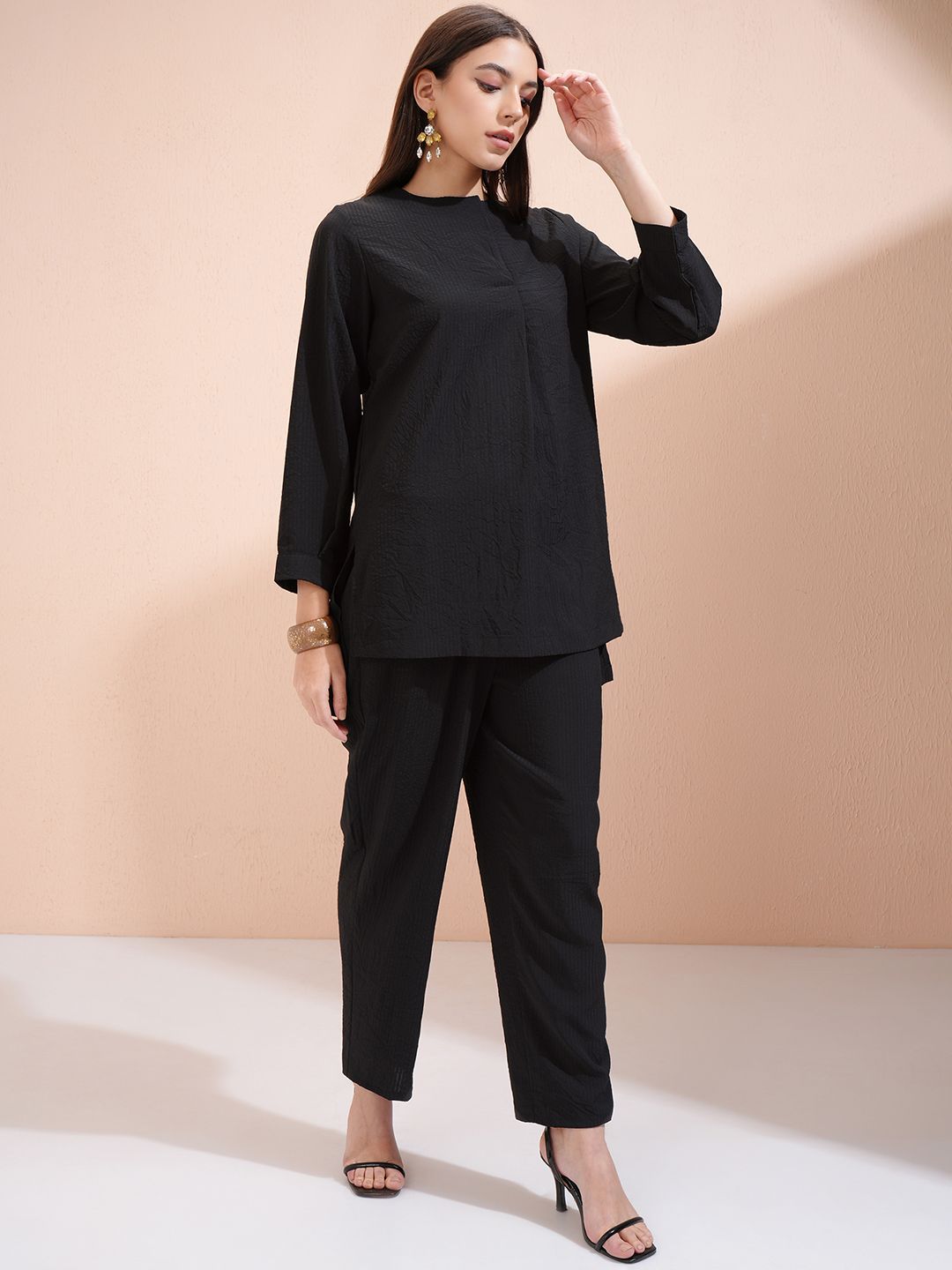 Vishudh Black Textured Self Design Tunic With Trousers