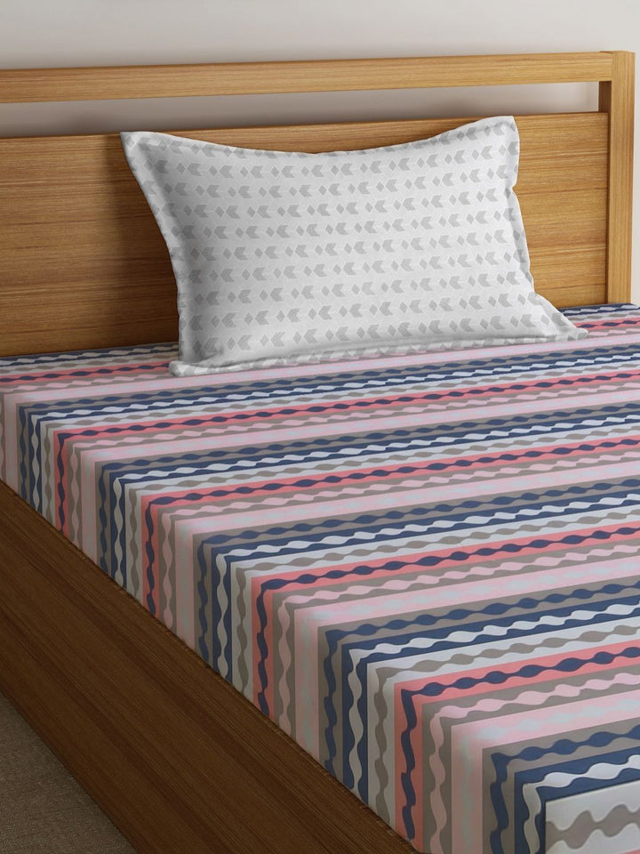 Myntra Elegant Homes Peach Geometric Polycotton 300 TC Single Cadar Halus dengan Sarung Bantal-87 x 59 inci