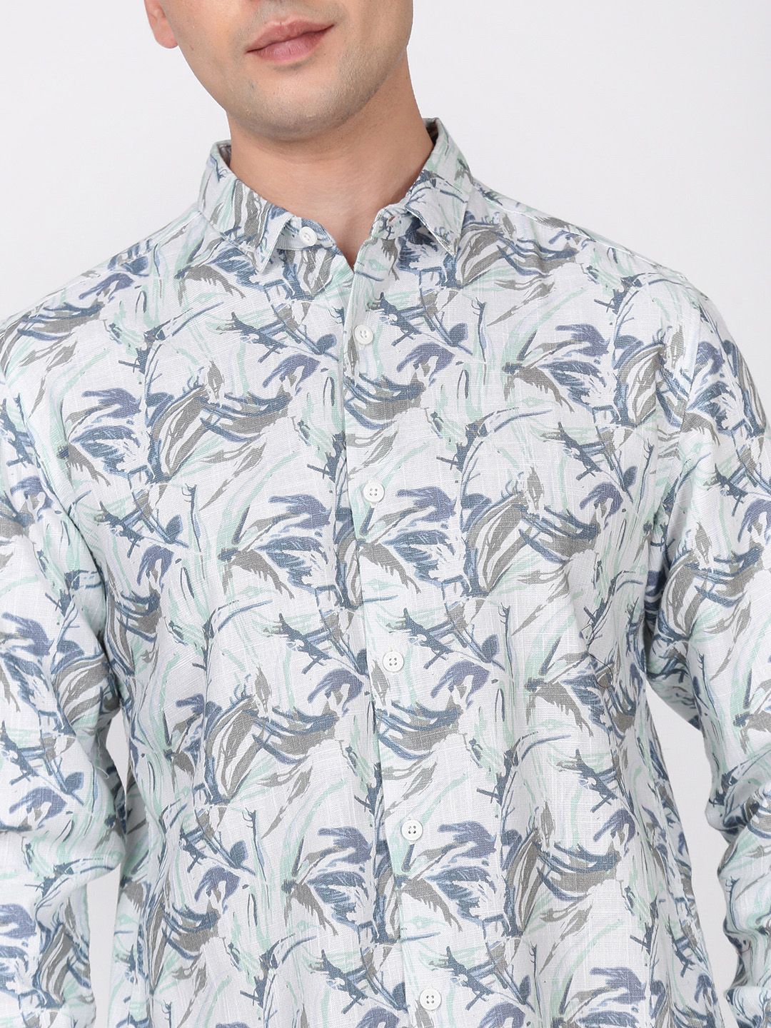 Bene Kleed Men Slim Fit Floral Printed Slub Texture Casual Shirt