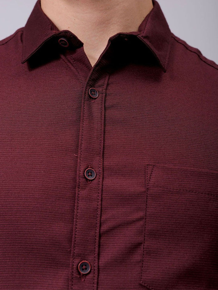The Indian Garage Co Men Spread Collar Solid Slim Fit Casual Shirt