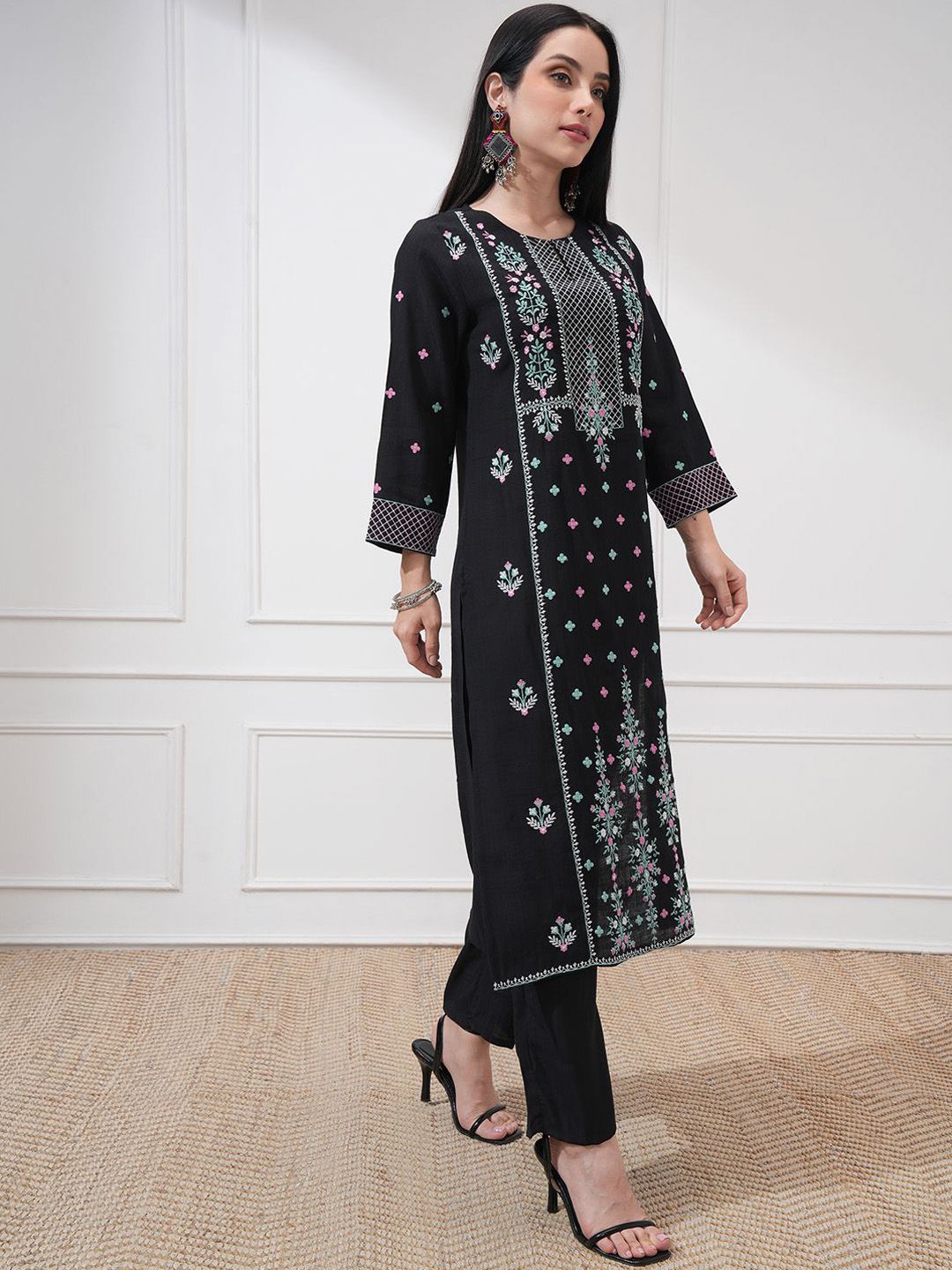 Vishudh Women Embroidered Regular Straight Kurta & Pants With Printed Dupatta