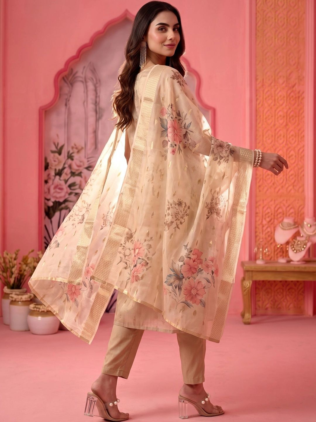 Mamicha Women Floral Embroidered Regular Thread Work Kurta with Trousers & With Dupatta