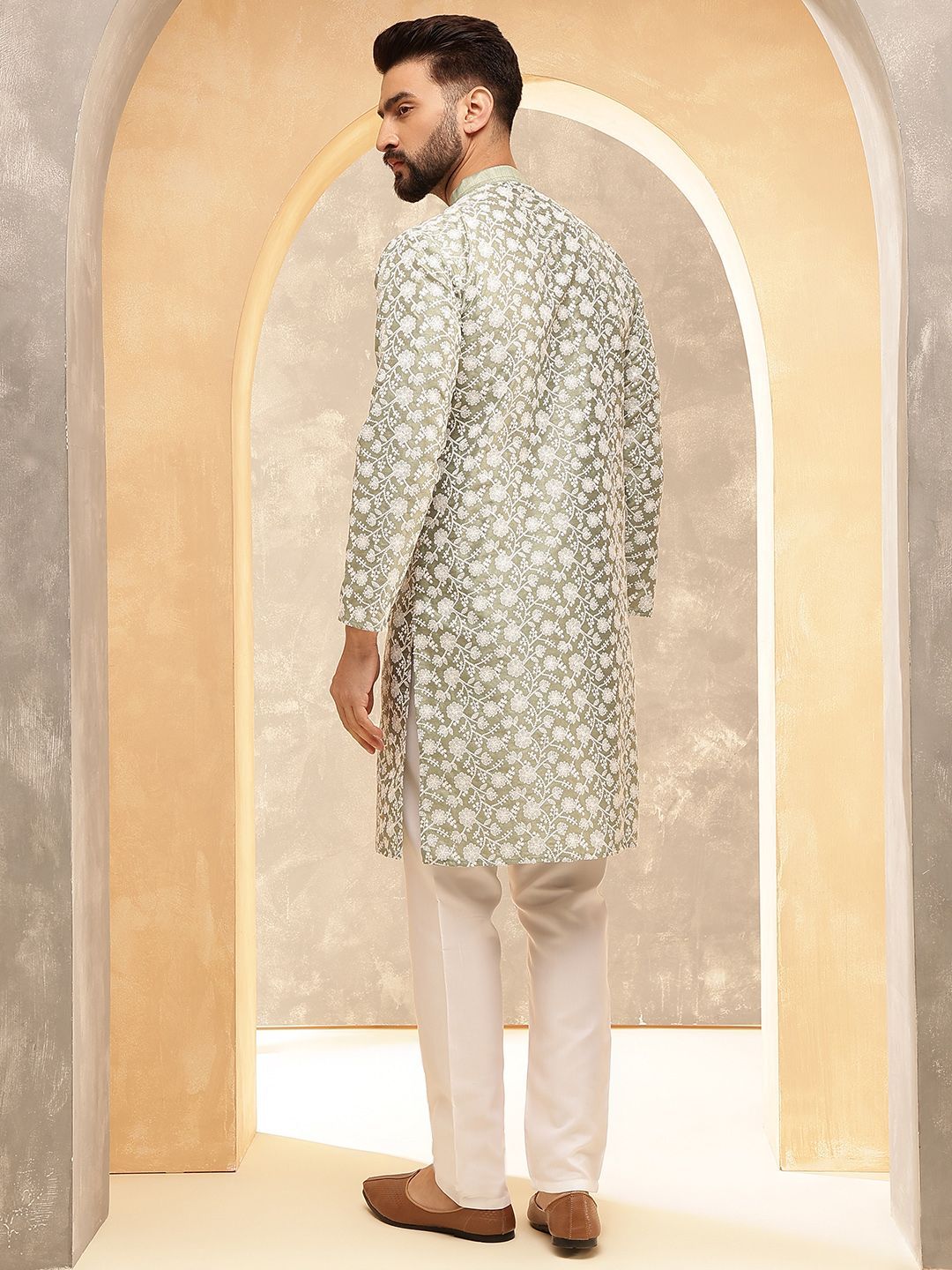 Anouk Green Floral Embroidered Mandarin Collar Kurta With Pyjama