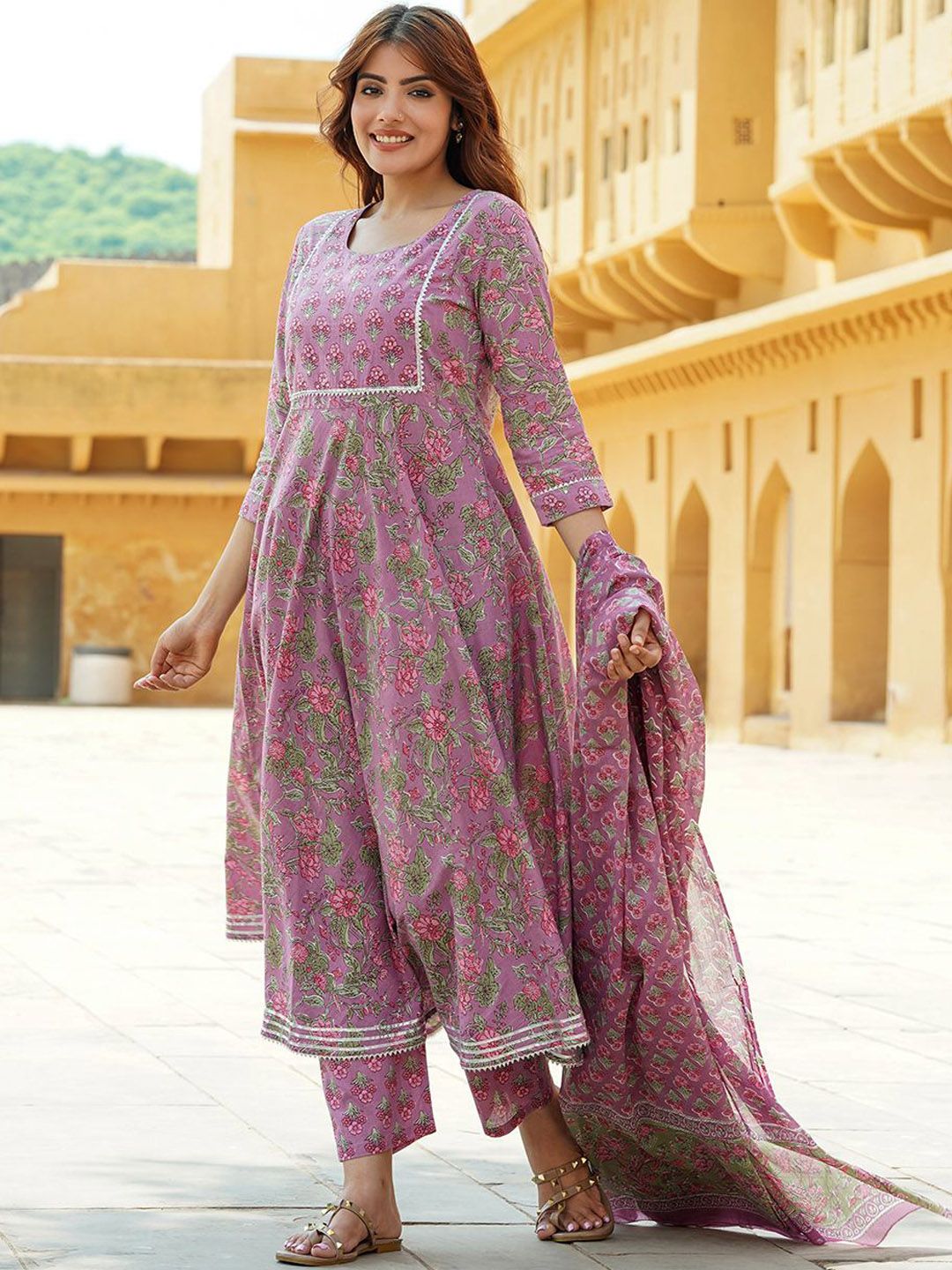Kalini Floral Printed Gotta Patti Pure Cotton Anarkali Kurta Dengan Seluar & Dupatta