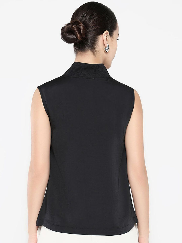 Rareism Women Solid V-Neck Top