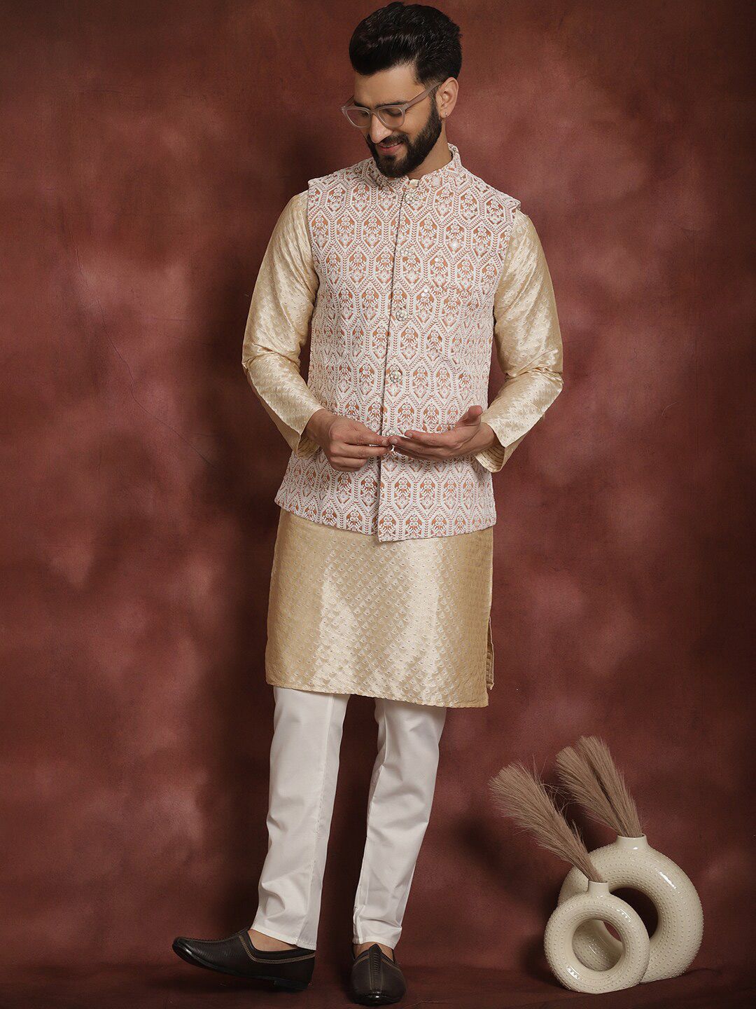 Anouk Men Mandarin Collar Geometic Printed Kurta With Pyjama & Embroidered Nehru Jacket