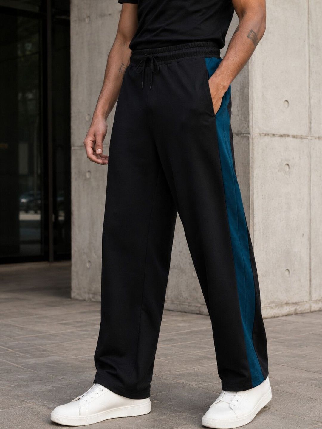 Eszett Black High-Rise Solid Joggers