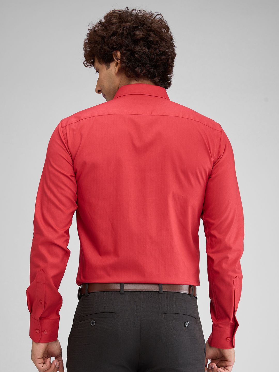 Park Avenue Men Cutaway Collar Solid Cotton Slim Fit Formal Shirt