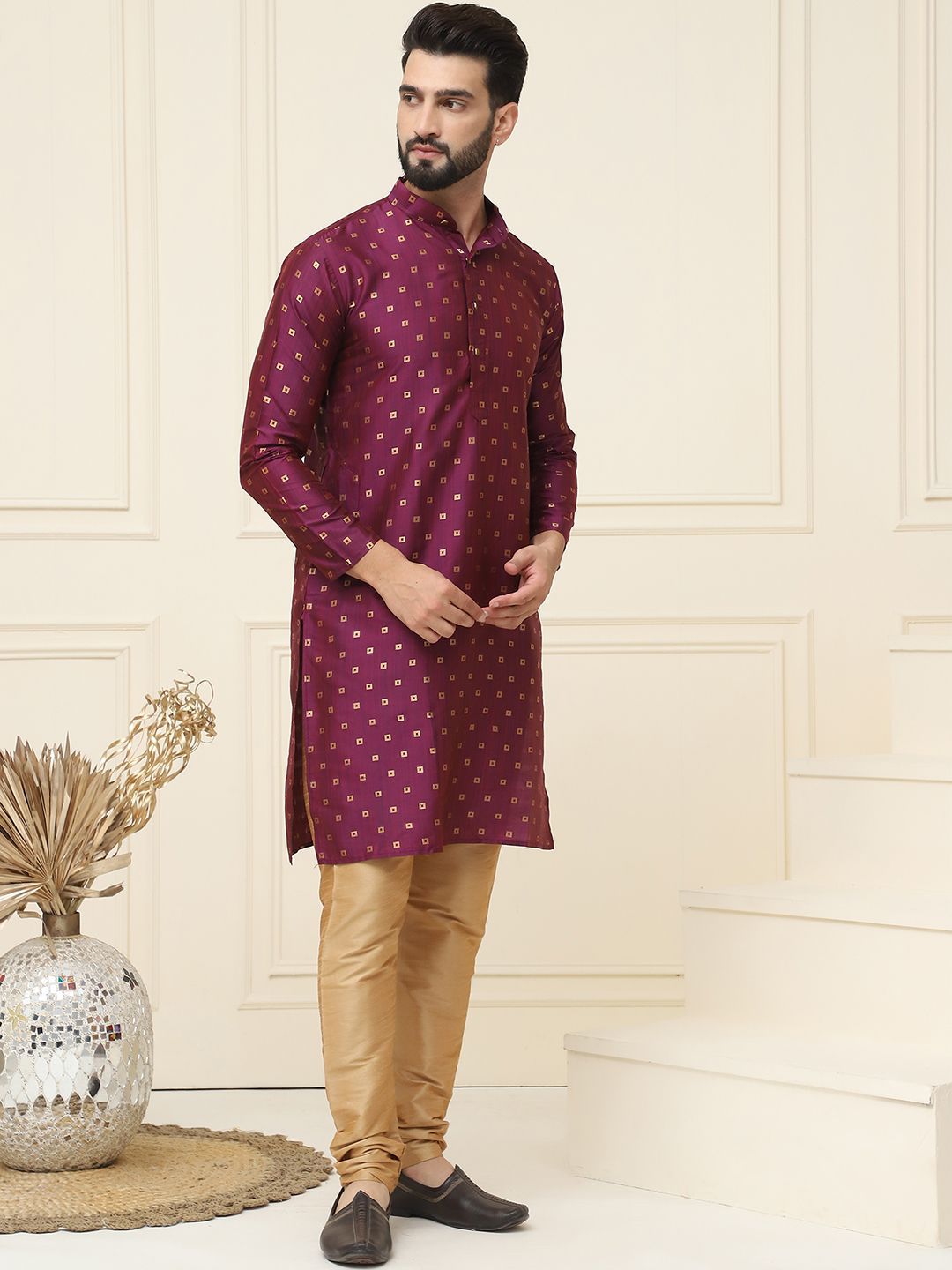 SOJANYA Kurta Kolar Mandarin Rekaan Tenun Geometrik Dengan jaket Churidar & Nehru
