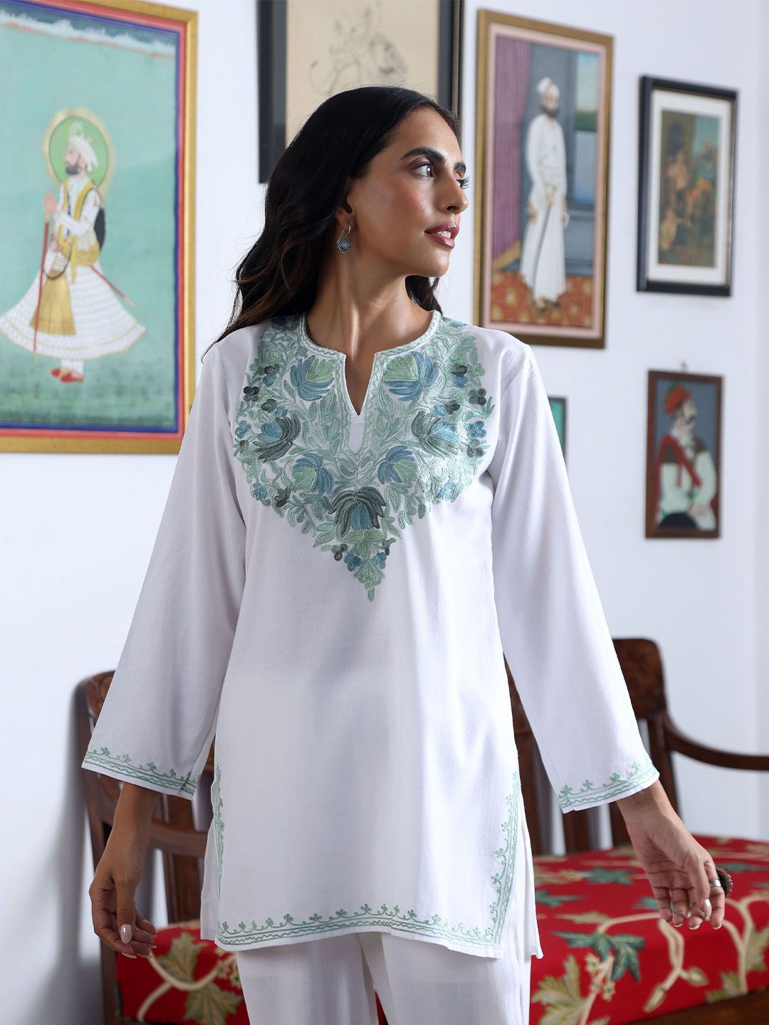 House of Chikankari Women White Cotton Aari Embroidered Kurta