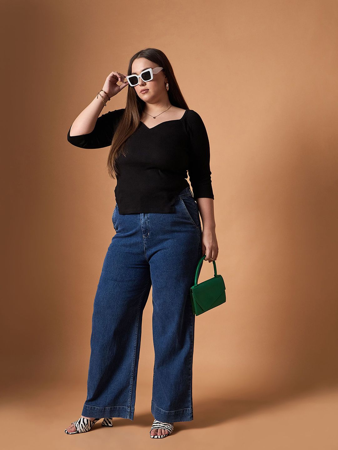 SASSAFRAS Curve Sweetheart Neck Top