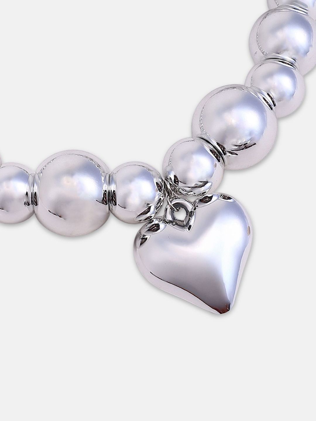 SOHI Metallic Metallic Silver-Lated Heart Heart Complace Complace Collar