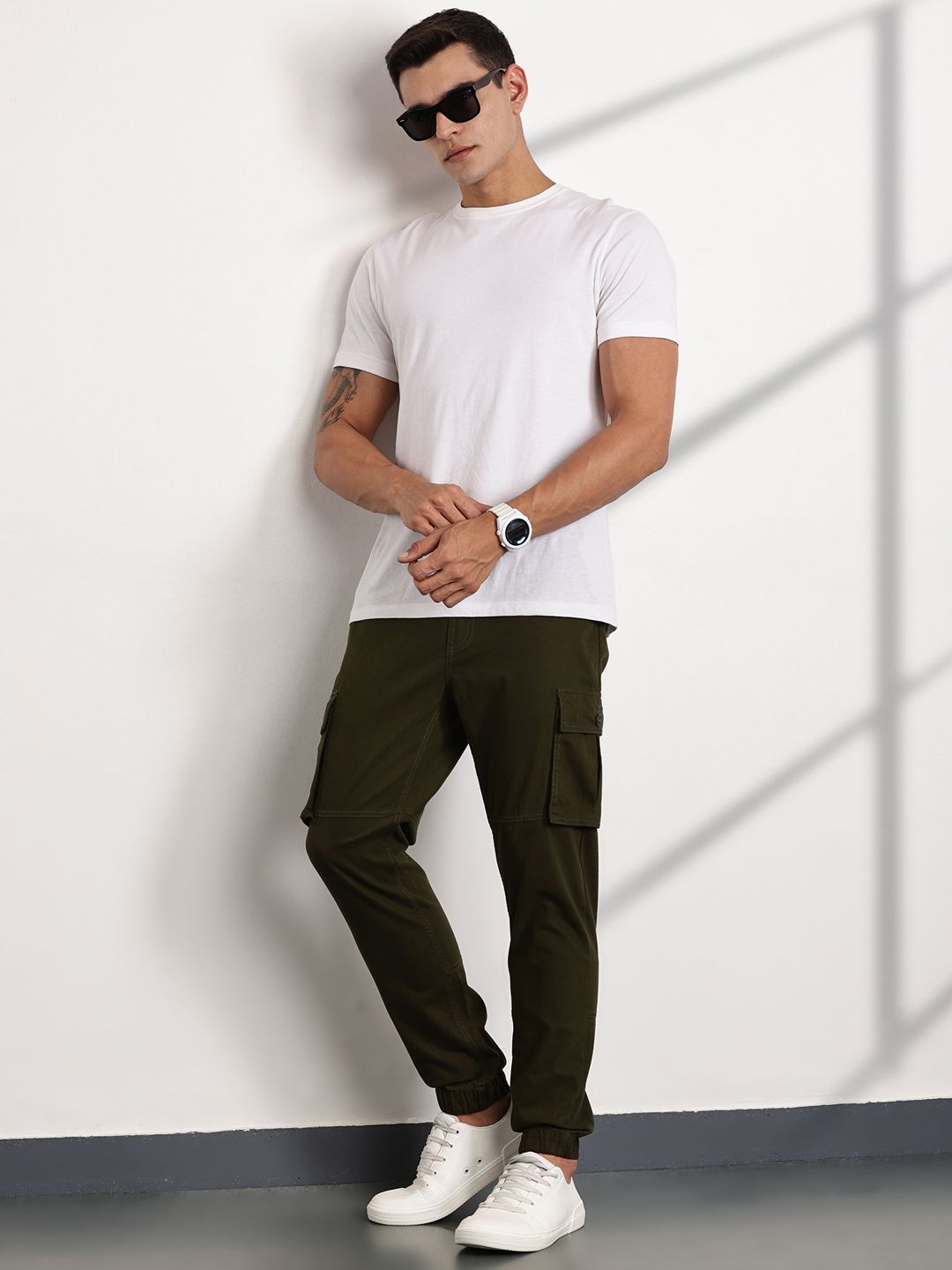 Thomas Scott Men Smart Slim Fit Easy Wash Cargos Trousers
