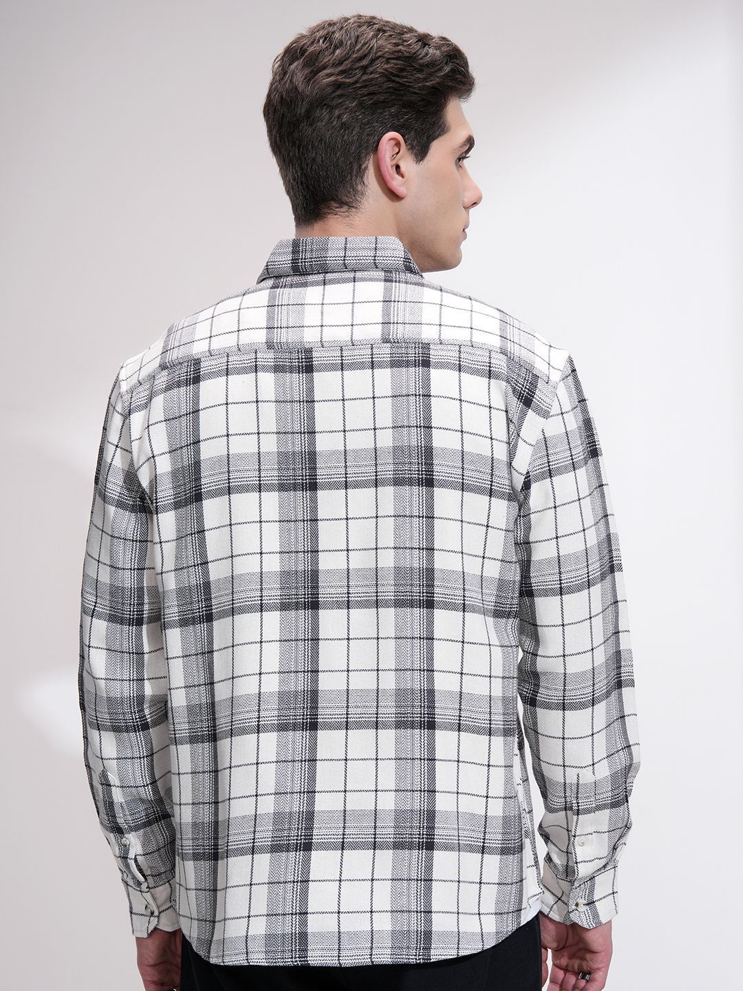 HIGHLANDER Men Opaque Checked Casual Shirt