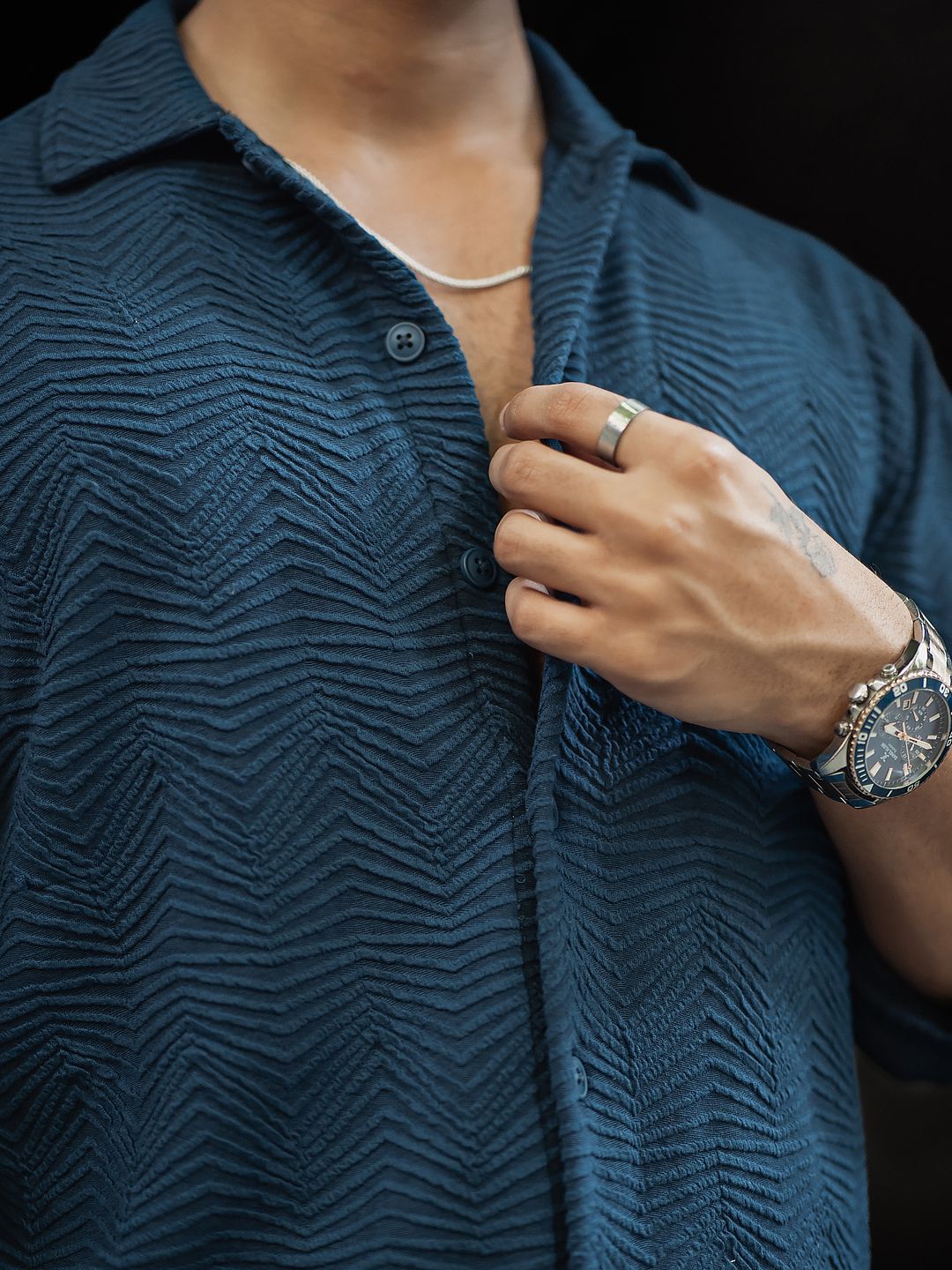 Powerlook Men Spread Collar Textured Relaxed Fit Casual Shirt
