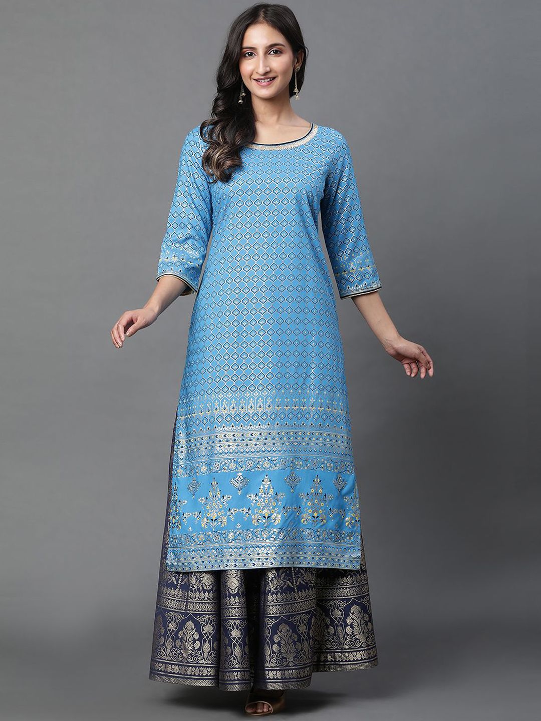 AURELIA Women Embroidered Gotta Patti Kurta