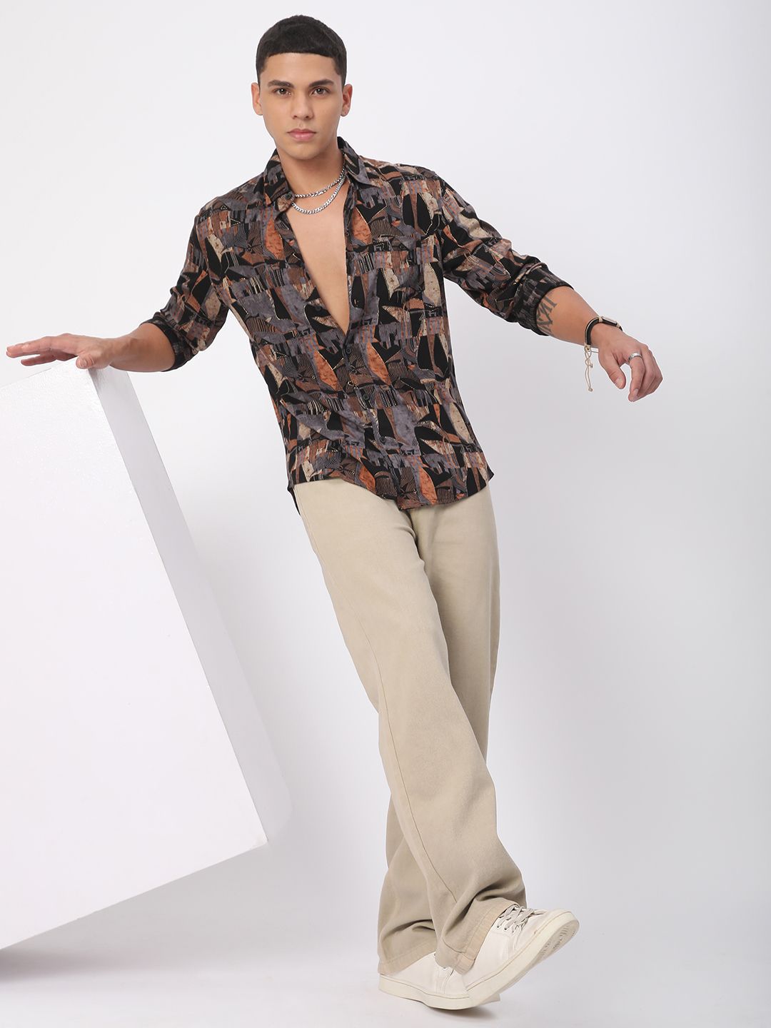 VASTRADO Men Classic Slim Fit Opaque Printed Casual Shirt