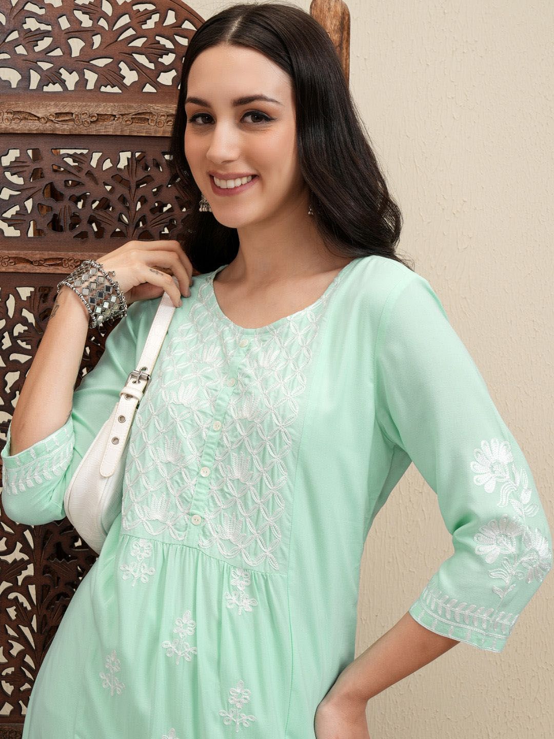 Vishudh Green Floral Embroidered Thread Work Regular Kurta with Trouser