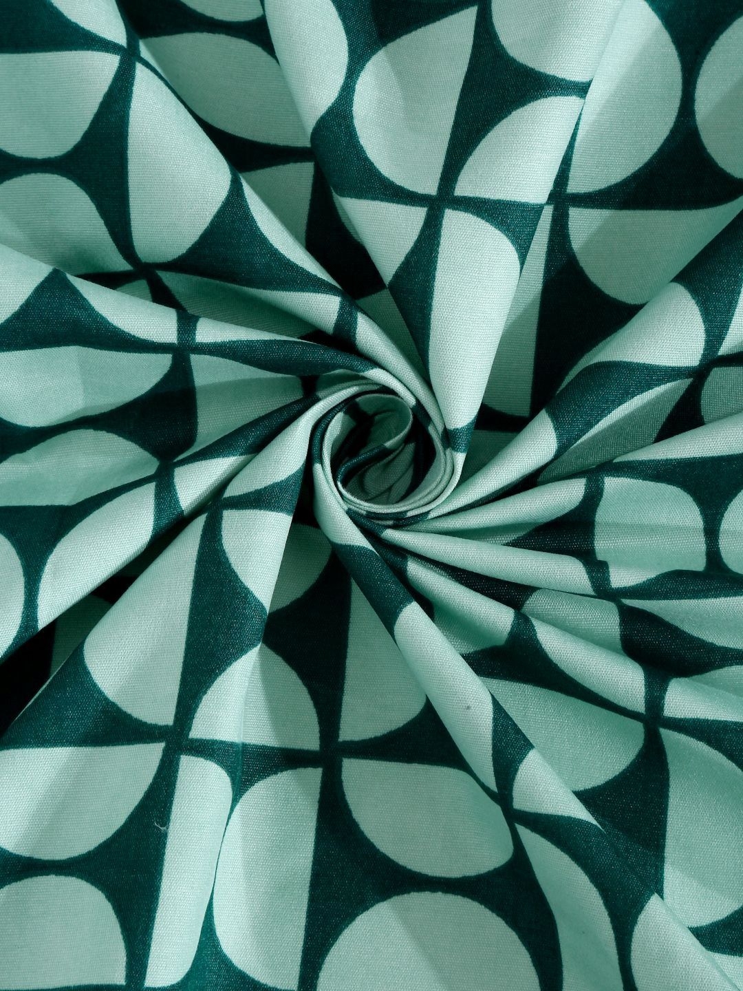 Aura Green & White Geometric Printed Flat 300TC Single Bedsheet With Pillow Cover