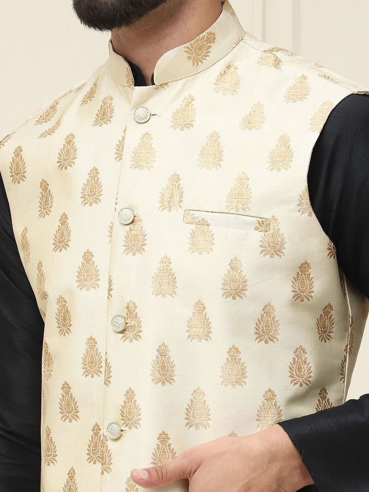 SOJANYA Mandarin Collar Silk Cotton Straight Kurta dengan jaket Churidar & Nehru