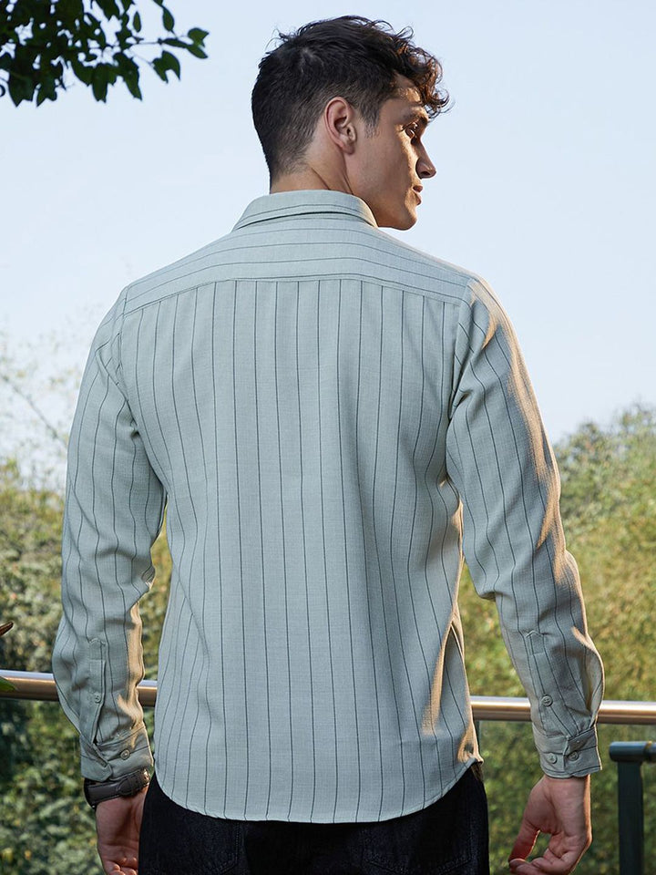 Campus Sutra Men Classic Fit Spread Collar Vertical Striped Cotton Casual Shirt