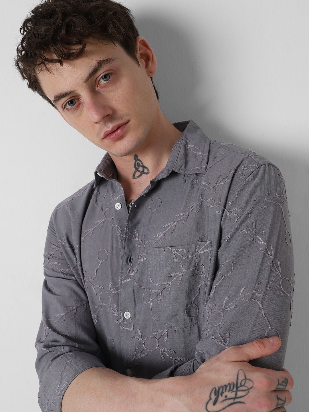VASTRADO Men Classic Spread Collar Textured Solid Cotton Slim Fit Casual Shirt