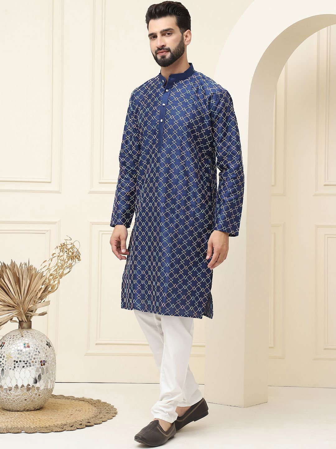 SOJANYA Geometric Embroidered Regular Thread Work Cotton Silk Kurta With Pyjama