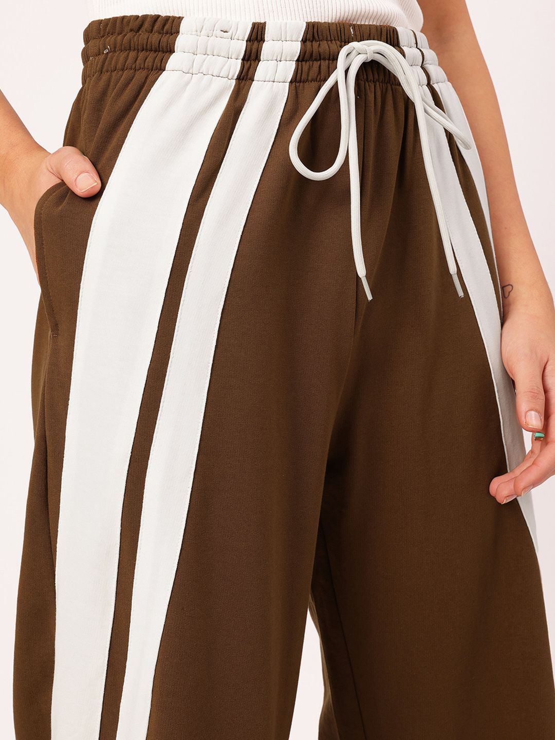 DressBerry Women Streetwear Chic Side Striped Track Pants