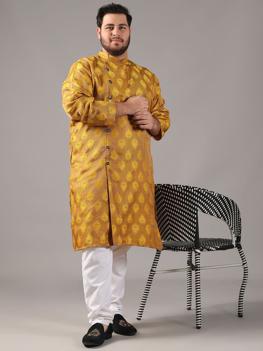 SOJANYA PLUS Plus Size Men Ethnic Motifs Woven Design Straight Kurta With Pyjamas