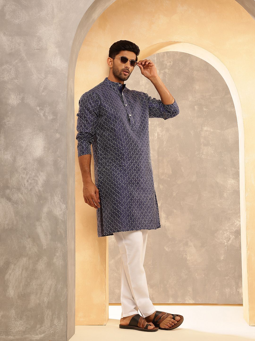 Anouk Geometric Embroidered Band Collar Thread Work Straight Cotton Silk Kurta