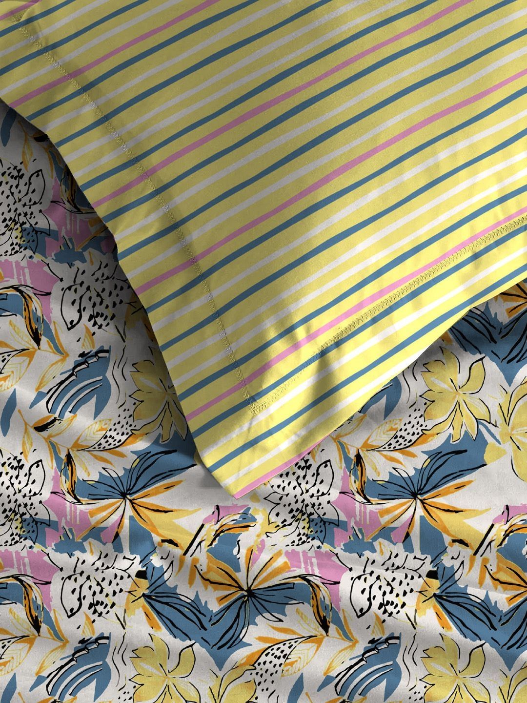 MYTRIDENT Dahlia Yellow Moments Flat 120TC Queen Cotton 1 Bedsheet with 2 Pillow Covers