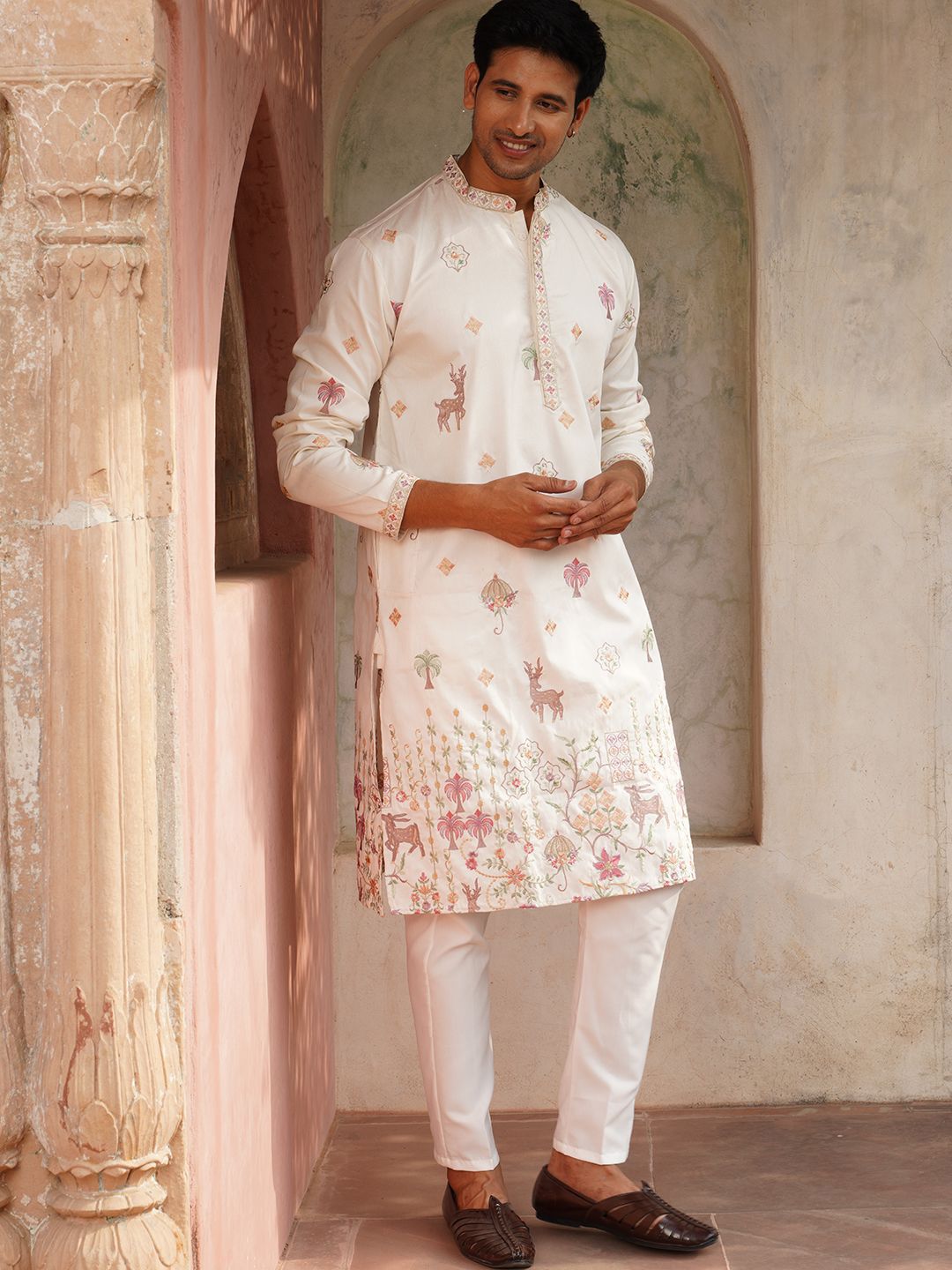 Jompers Men Ethnic Motifs Embroidered Regular Chikankari Kurta with Pyjamas