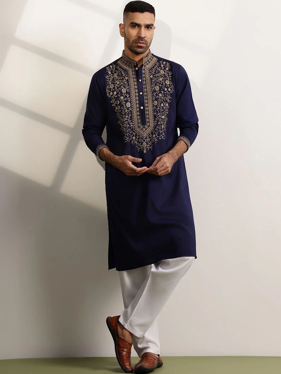 Anouk Men Ethnic Motifs Embroidered Regular Thread Work Kurta with Pyjamas