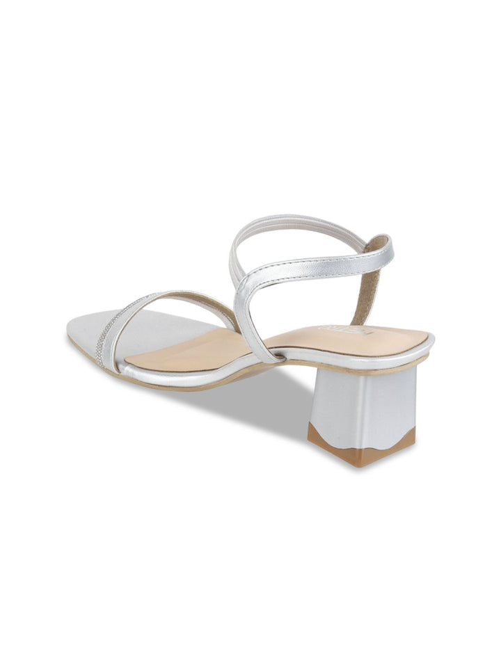 Metro Women Embellished Kitten Mules