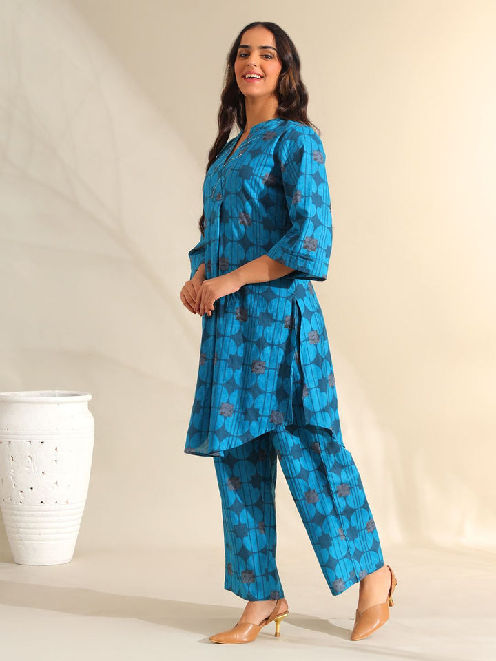 Mamicha Women Printed Regular Thread Work Pure Cotton Kurta with Trousers