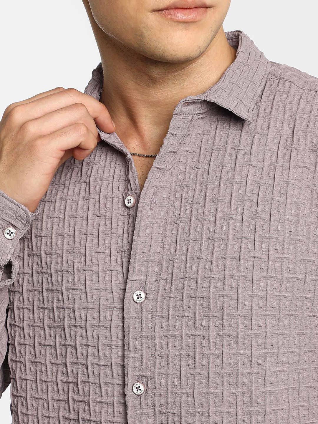Campus Sutra Men Comfort Spread Collar Textured Polycotton Casual Shirt