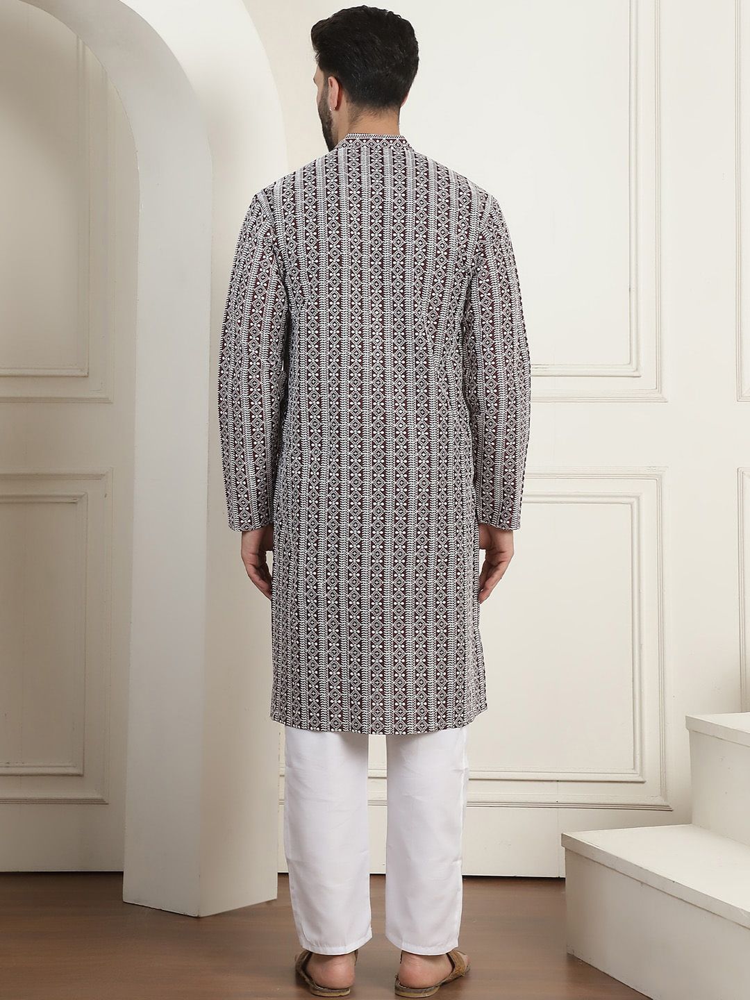 Anouk Sulam Kapas Tulen Kolar Mandarin Lengan Panjang Kurta Lurus Dengan Churidar