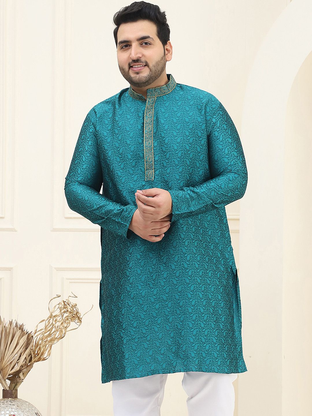 SOJANYA PLUS Size Ethnic Motifs Woven Design Band Collar Straight Kurta