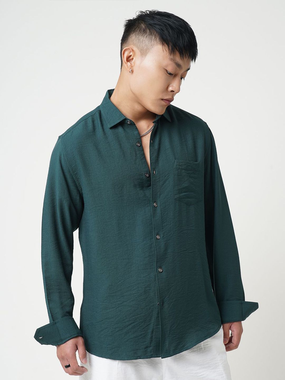 VASTRADO Men Classic Spread Collar Solid Slim Fit Casual Shirt