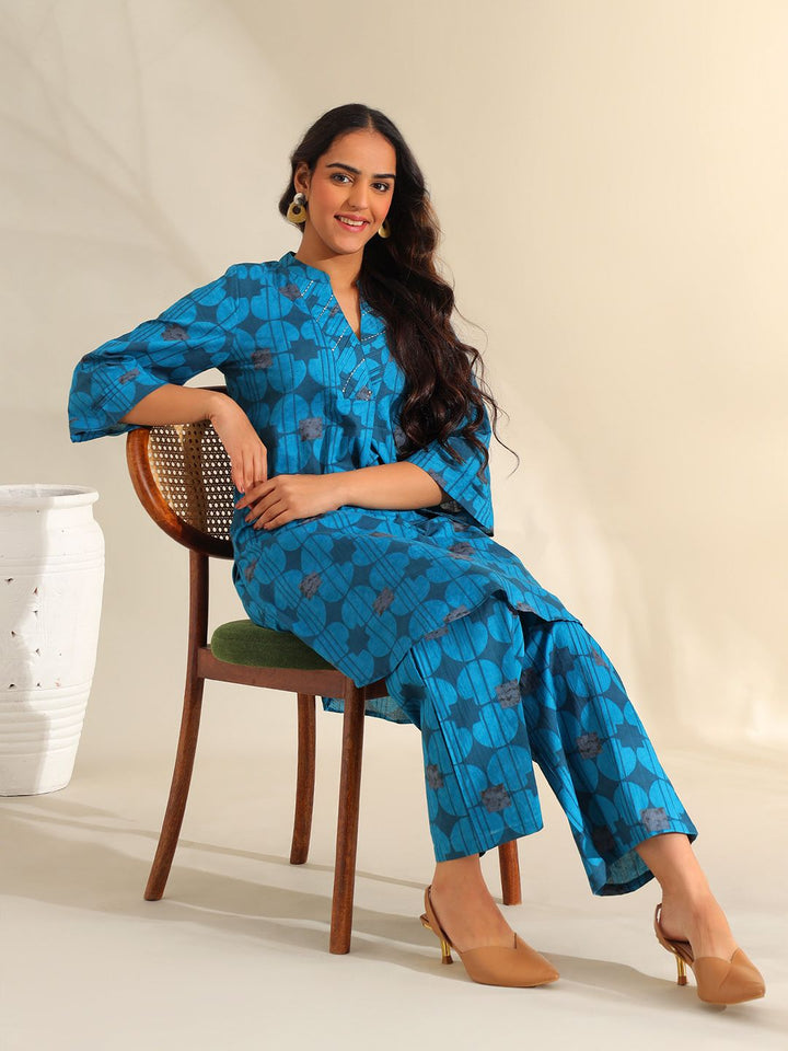 Mamicha Women Printed Regular Thread Work Pure Cotton Kurta with Trousers
