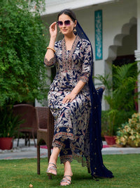 Kalini Floral Printed Thread Work Anarkali kurta dengan Palazzos & Dupatta