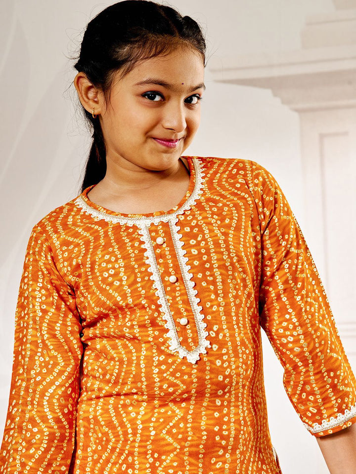 VASTRAMAY Girls Bandhani Printed Regular Kurta with Patiala