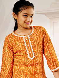 VASTRAMAY Girls Bandhani Printed Regular Kurta with Patiala