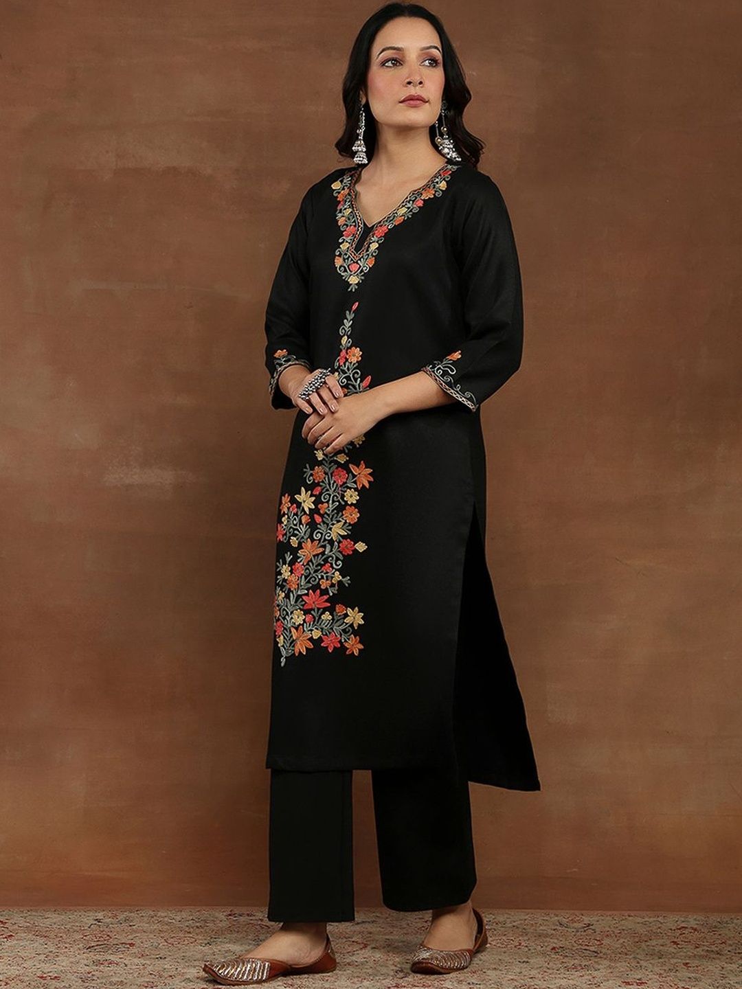 House of Chikankari Women Black Woolen Aari Sulam Set Kurta