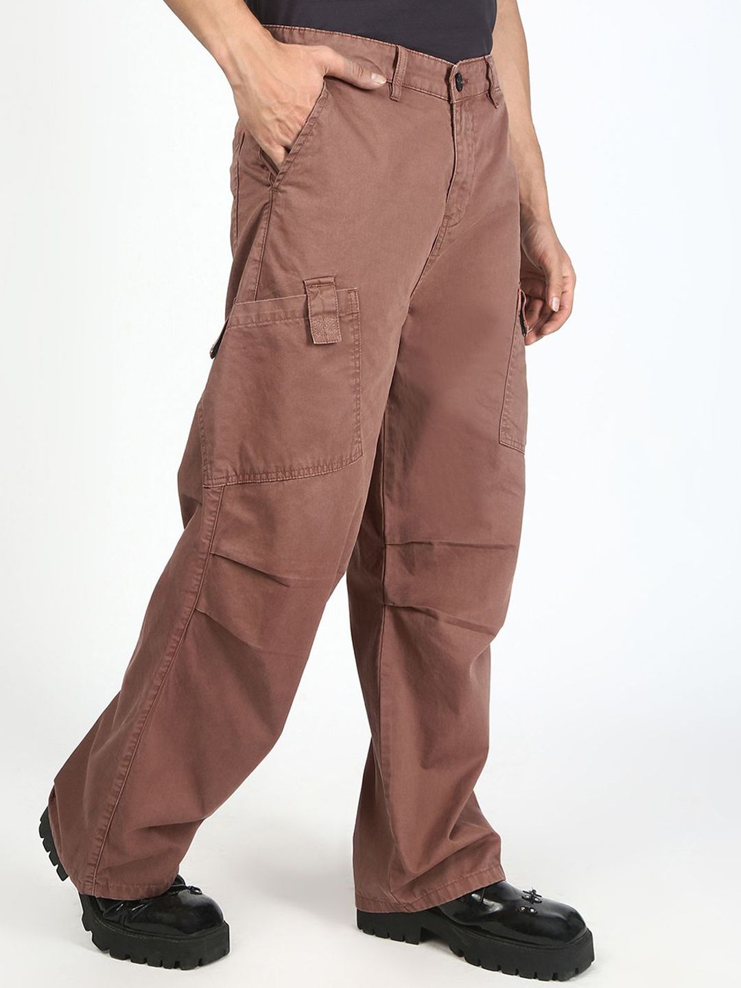 Bene Kleed Men Cotton Baggy Fit Mid-Rise Pleated Cargos Trousers