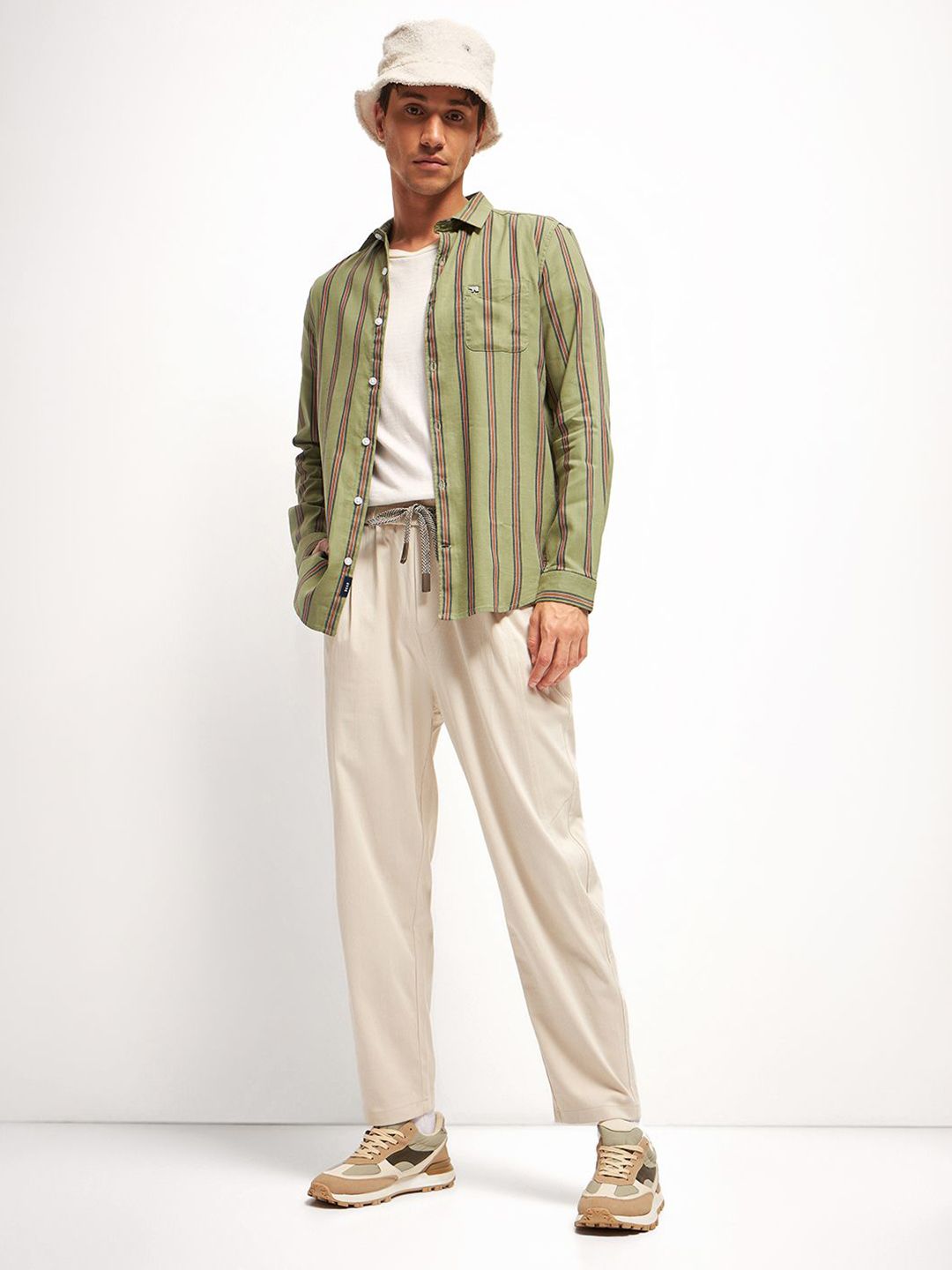 THE BEAR HOUSE Men Slim Fit Tartan Checks Opaque Striped Casual Shirt