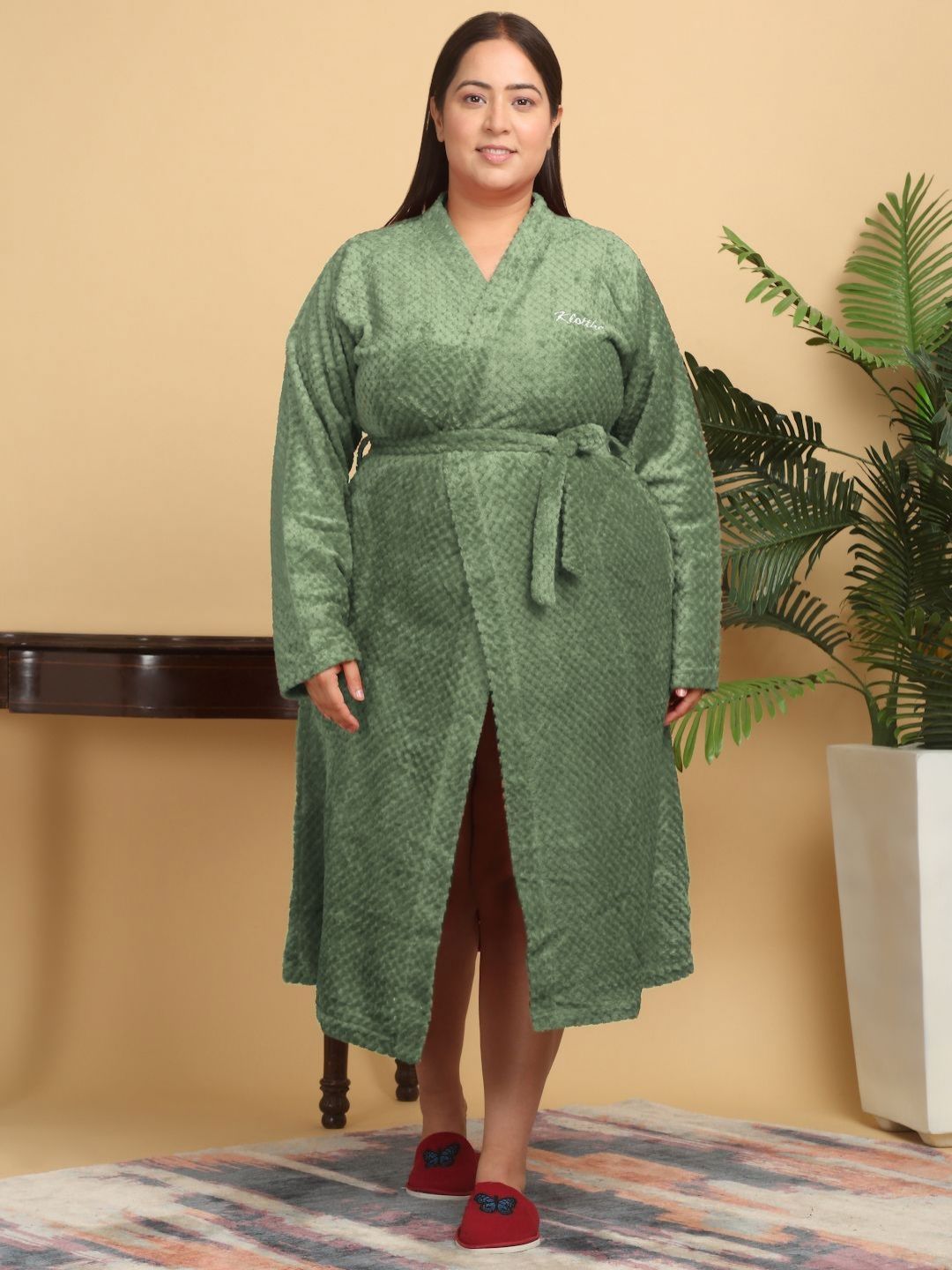 KLOTTHE Women Plus Size Self Design Woollen Bath Robe With Belt
